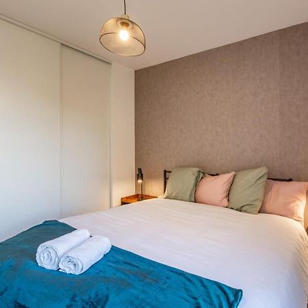 Luxe Flat For 7 - Fairytale Factory Apartment Биси Сен Жорж Екстериор снимка