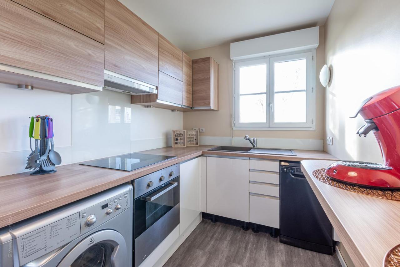 Luxe Flat For 7 - Fairytale Factory Apartment Биси Сен Жорж Екстериор снимка