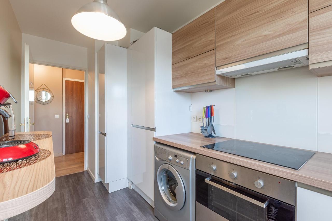 Luxe Flat For 7 - Fairytale Factory Apartment Биси Сен Жорж Екстериор снимка